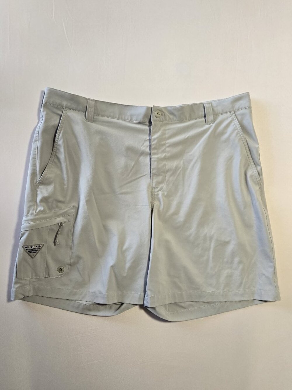 Columbia PFG Mens Cargo Shorts Size 40 Grey Fishing Omni Shade 8 Inseam Gray